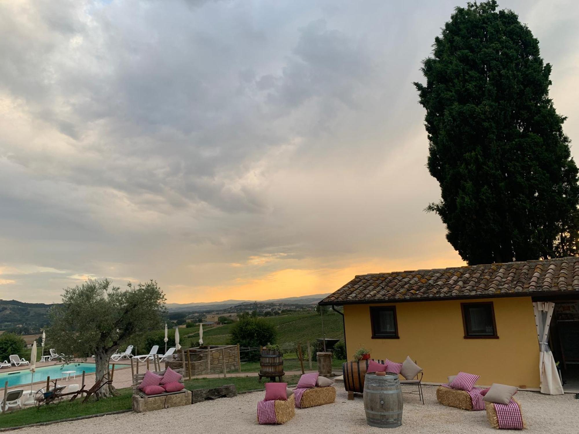 Agriturismo Il Divin Casale Torgiano Exterior foto